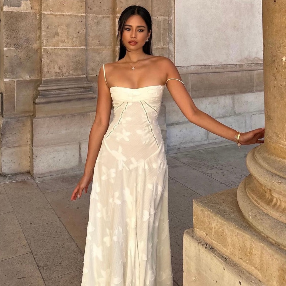 House of CB Seren Vintage Cream Floral Lace Back Maxi Dress - Picture 4 of 13